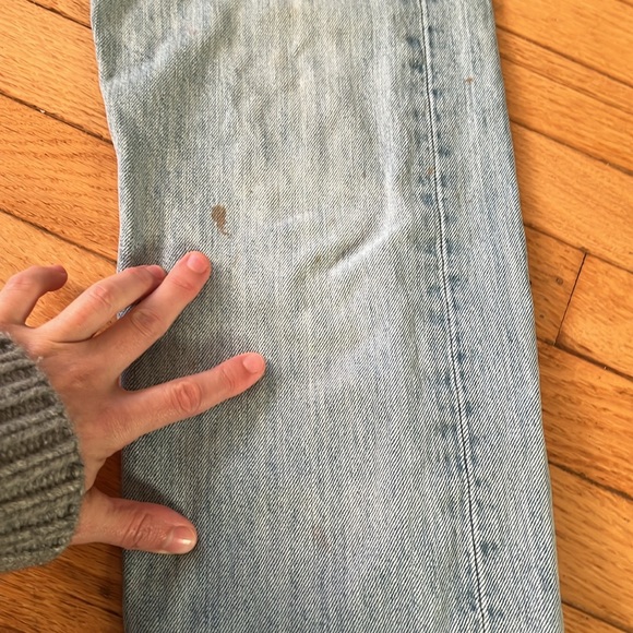 2000s Light Wash Levi’s 501s - Picture 5 of 10